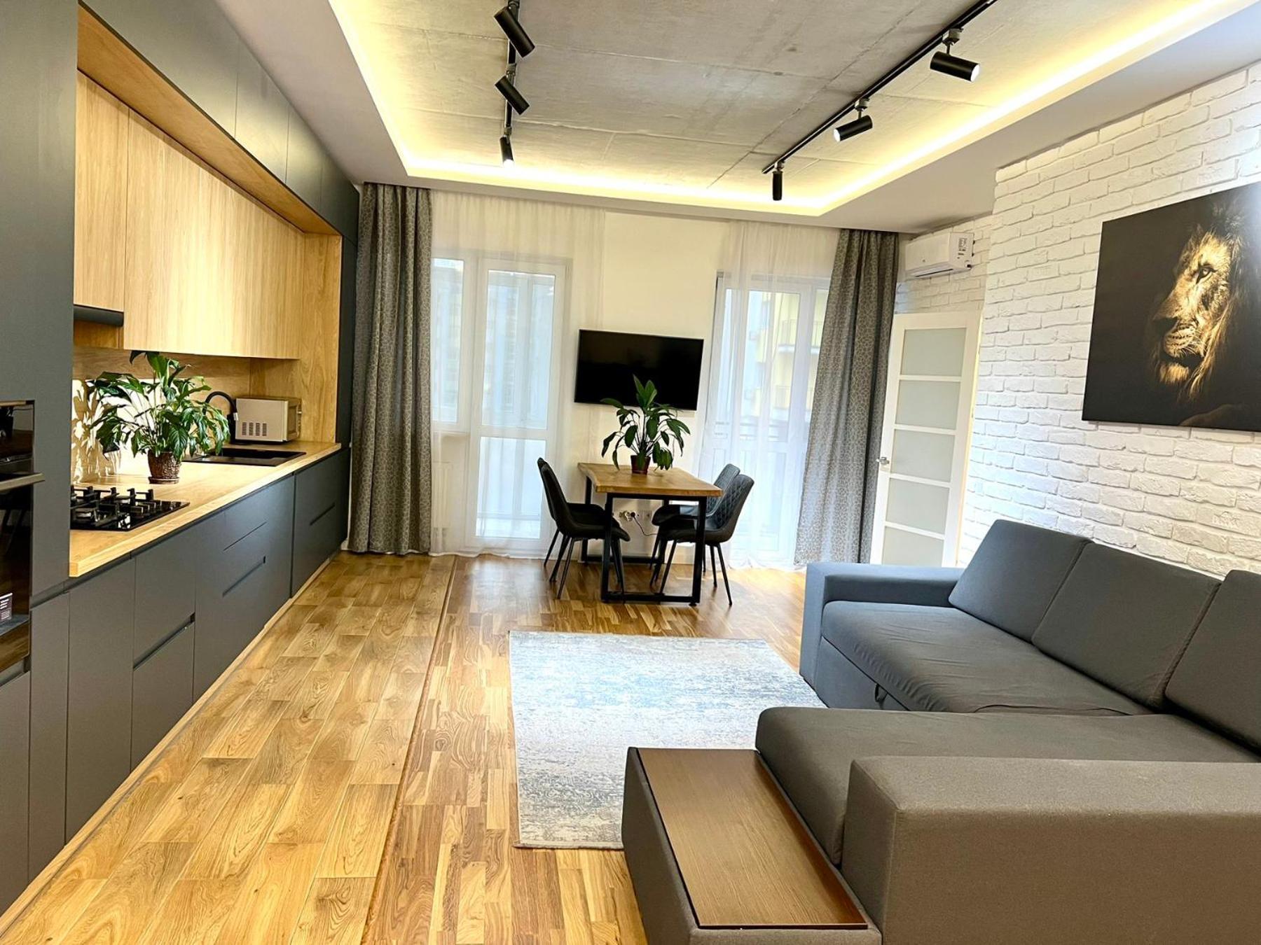 Osapart Romantic Apartment In The Complex Great Britain Lviv Ngoại thất bức ảnh